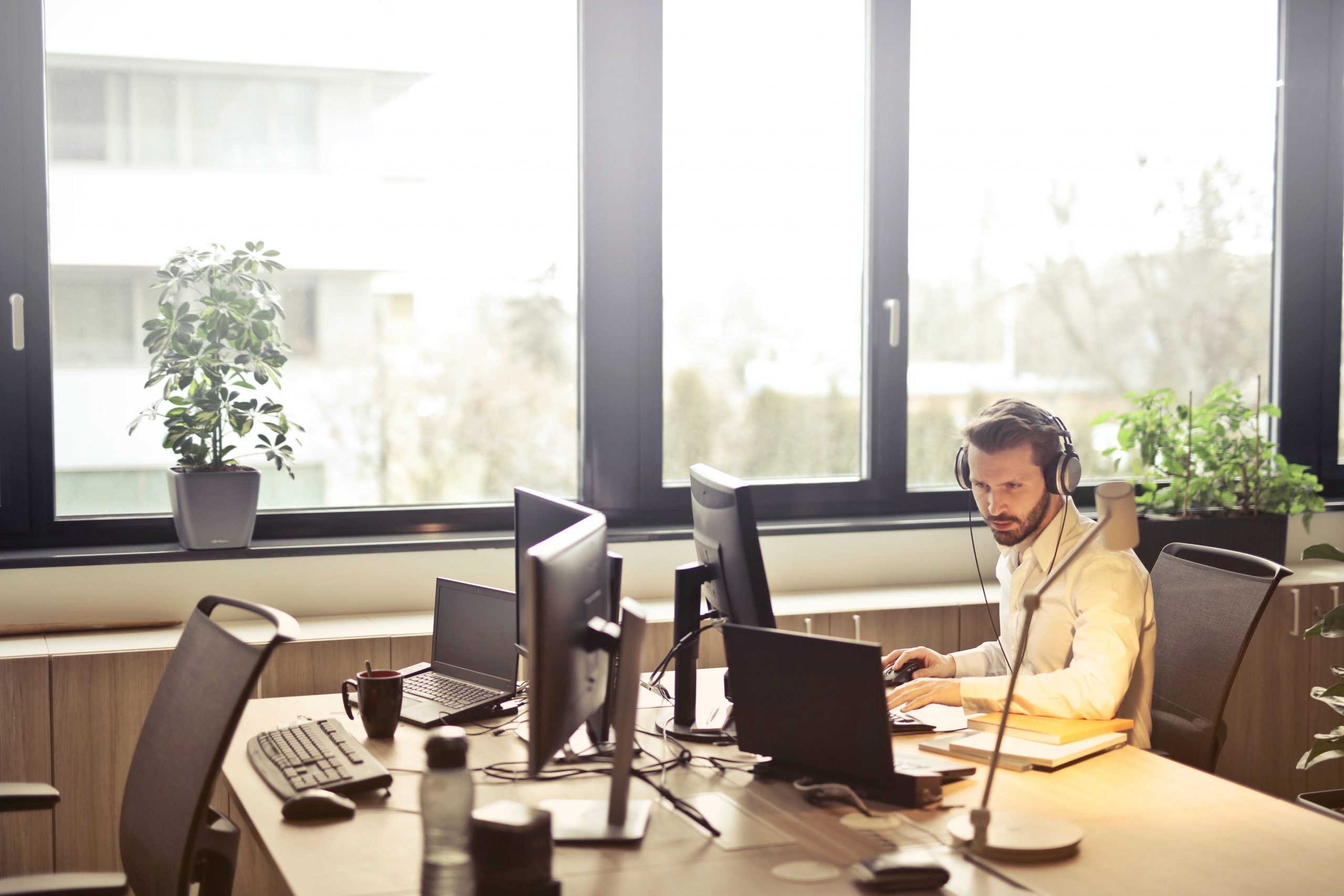 5 Ways to Align Sales and Customer Service Teams for Success